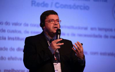 Prof. Fábio Reis lança livro sobre inovação no Ensino Superior